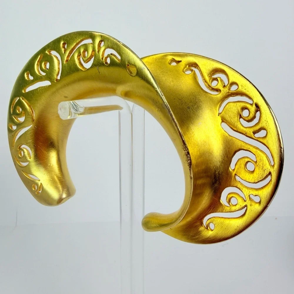 Clara Kasavina studio vintage  crescent shape cuff bracelet